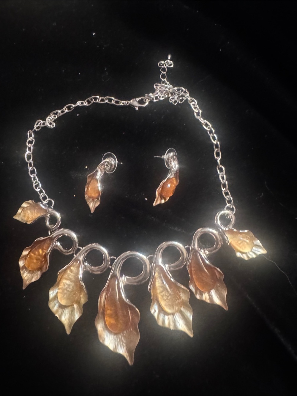 Silver-Tone Leaf Pendant Necklace and Earring Set in Brown